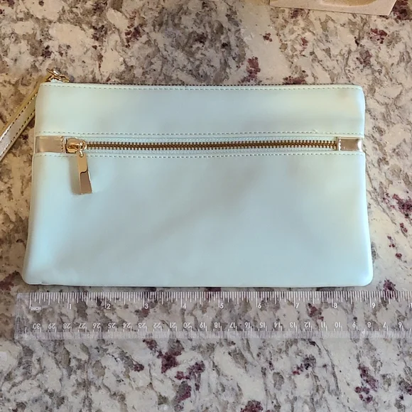 NWOT White House Black Market Mint colored Wristlet - Picture 6 of 7